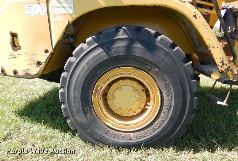 image for item DN0439 2005 Caterpillar 730  haul truck