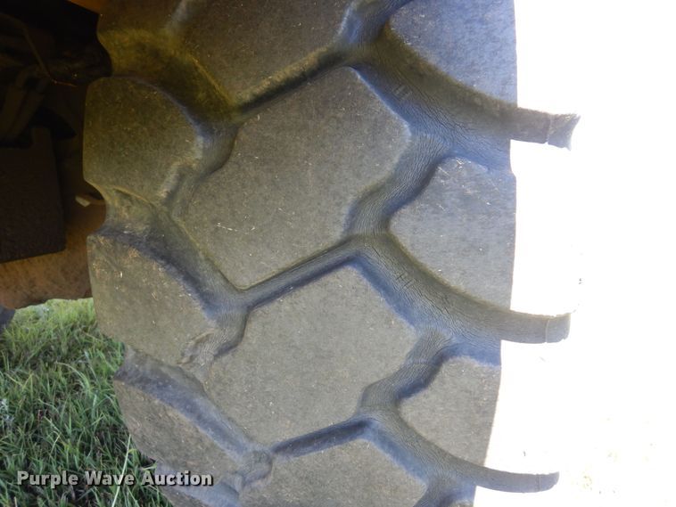 image for item DN0439 2005 Caterpillar 730  haul truck