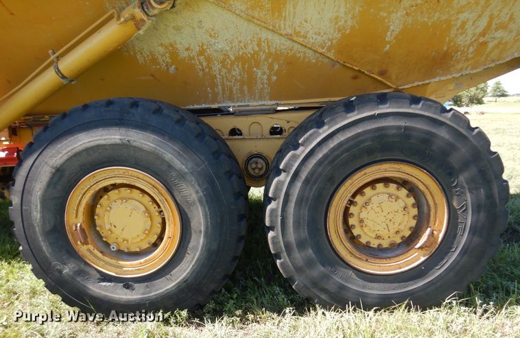 image for item DN0439 2005 Caterpillar 730  haul truck