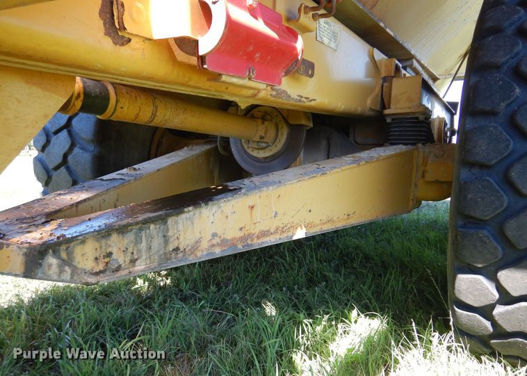 image for item DN0439 2005 Caterpillar 730  haul truck