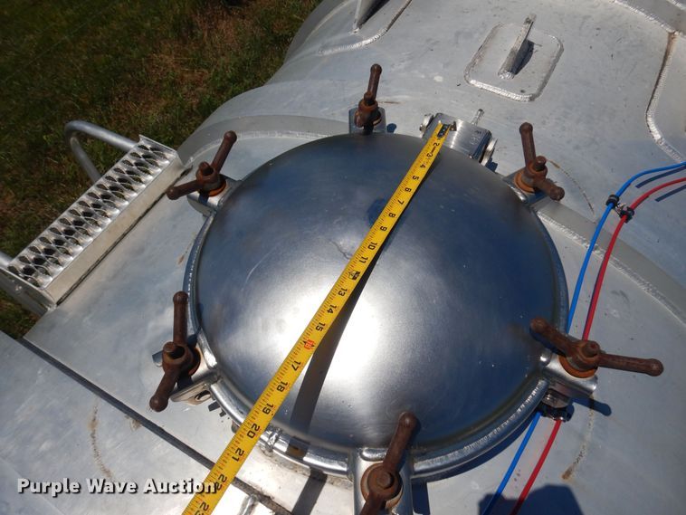 image for item DN0440 2006 Kenworth T800  vacuum truck