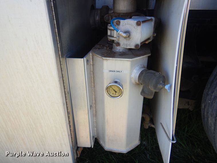 image for item DN0440 2006 Kenworth T800  vacuum truck