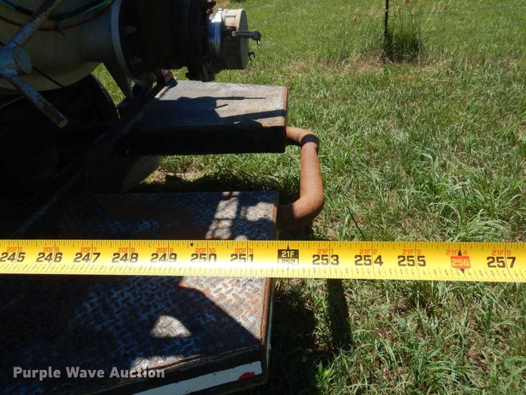 image for item DN0440 2006 Kenworth T800  vacuum truck