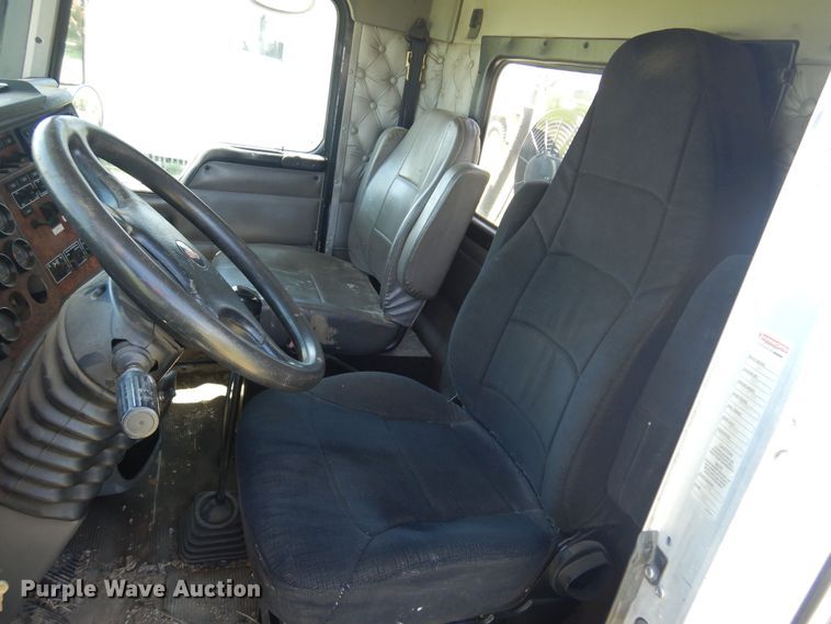 image for item DN0440 2006 Kenworth T800  vacuum truck