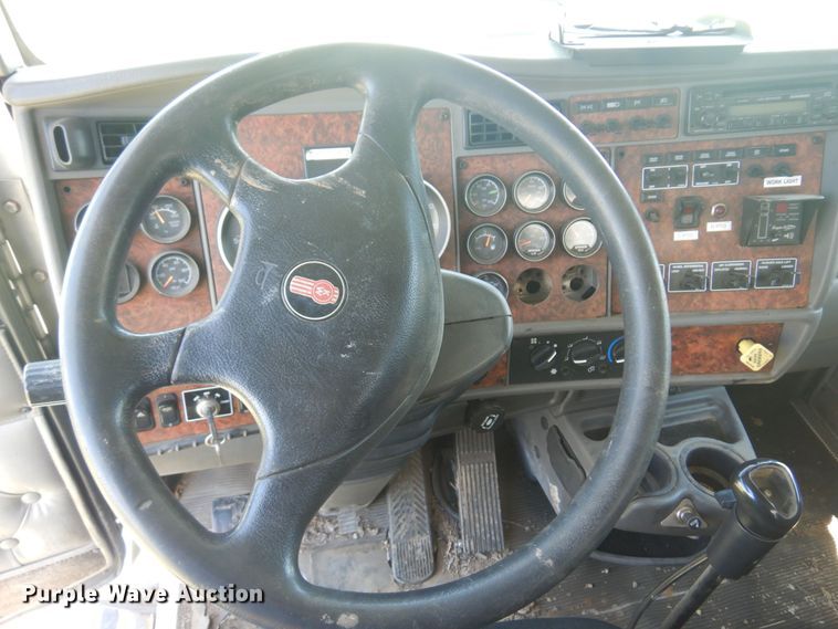 image for item DN0440 2006 Kenworth T800  vacuum truck