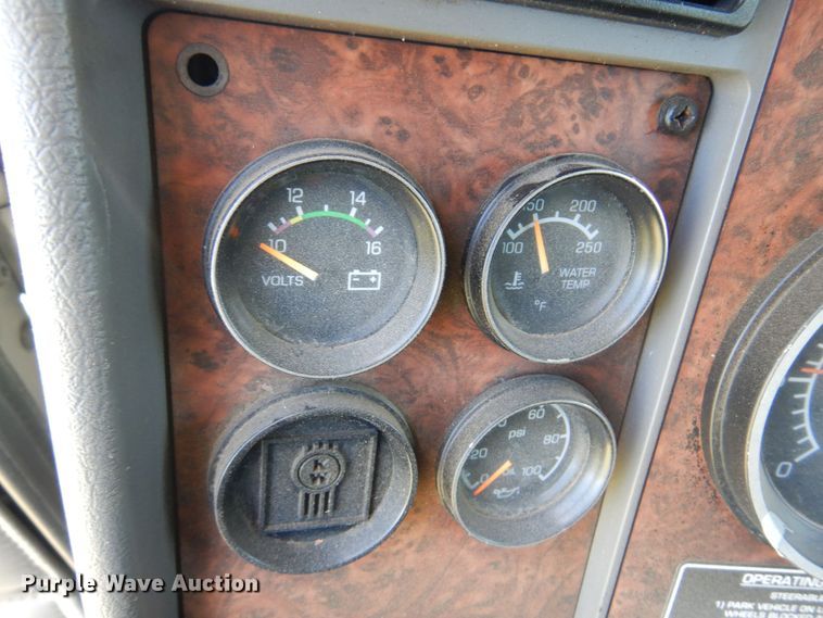 image for item DN0440 2006 Kenworth T800  vacuum truck