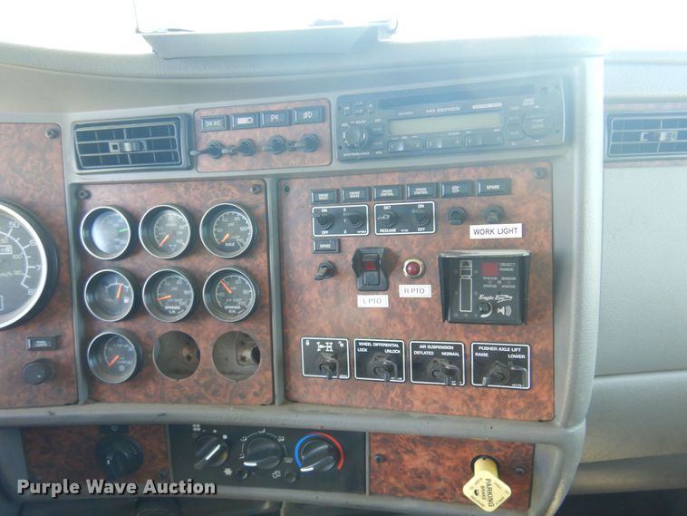 image for item DN0440 2006 Kenworth T800  vacuum truck