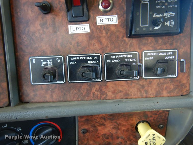 image for item DN0440 2006 Kenworth T800  vacuum truck