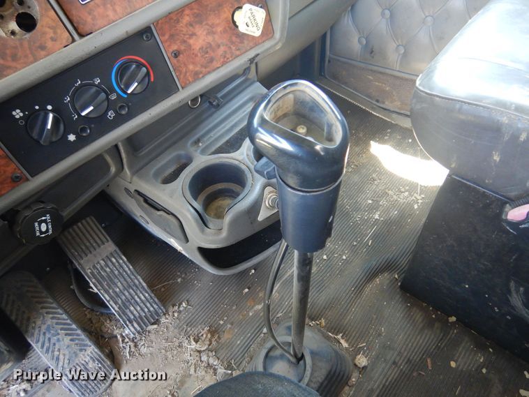 image for item DN0440 2006 Kenworth T800  vacuum truck