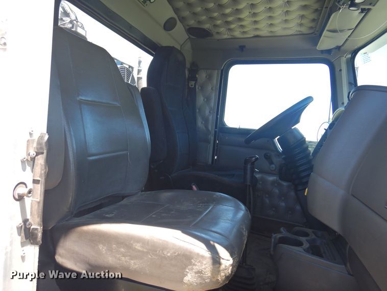 image for item DN0440 2006 Kenworth T800  vacuum truck