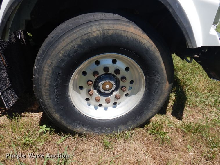 image for item DN0440 2006 Kenworth T800  vacuum truck