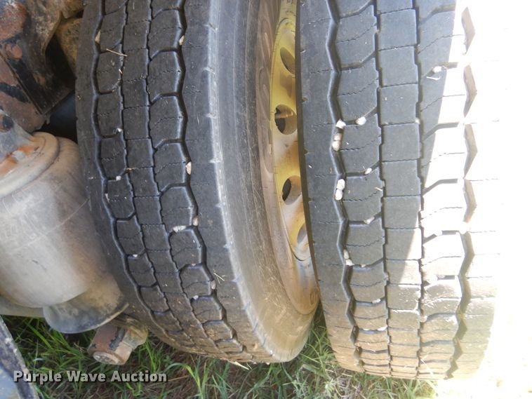 image for item DN0440 2006 Kenworth T800  vacuum truck