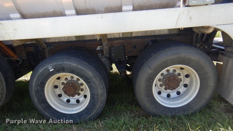 image for item DN0440 2006 Kenworth T800  vacuum truck