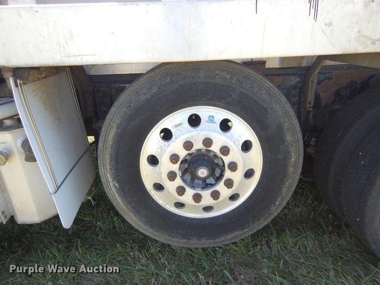 image for item DN0440 2006 Kenworth T800  vacuum truck