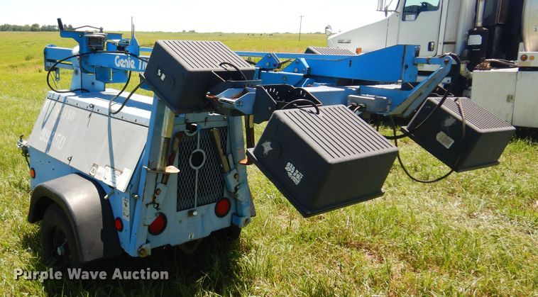 image for item DN0441 Genie TML-4000N  light plant