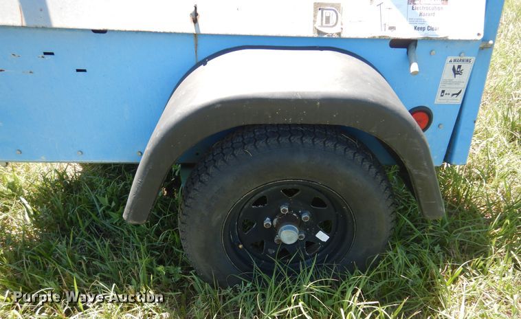 image for item DN0441 Genie TML-4000N  light plant