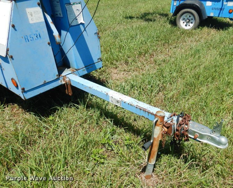 image for item DN0442 Genie TML-4000N  light plant