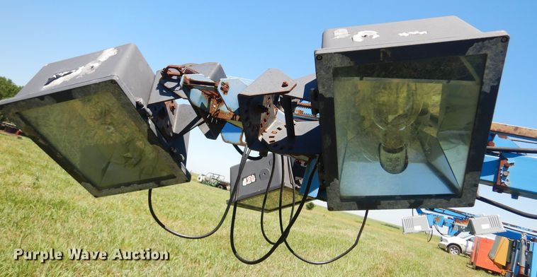 image for item DN0442 Genie TML-4000N  light plant