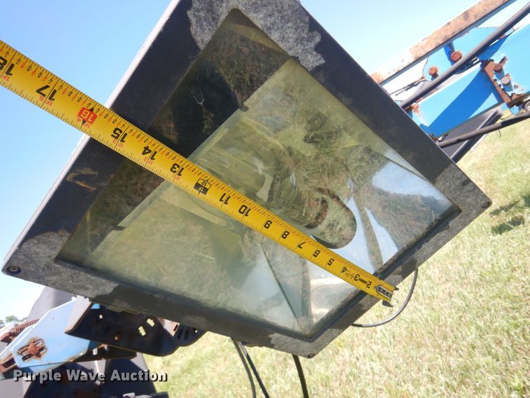 image for item DN0442 Genie TML-4000N  light plant