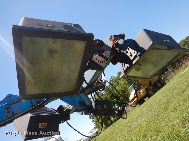 image for item DN0442 Genie TML-4000N  light plant