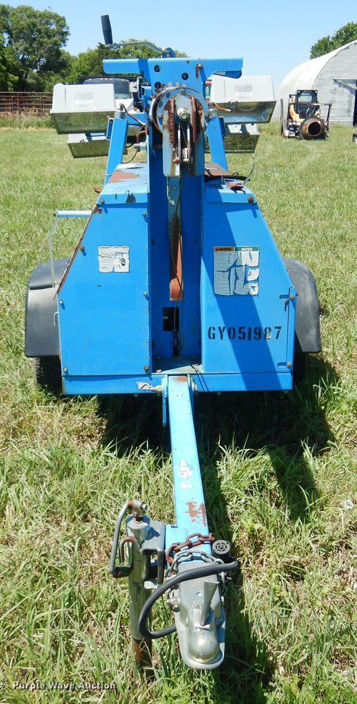 image for item DN0443 Genie TML-4000N  light plant