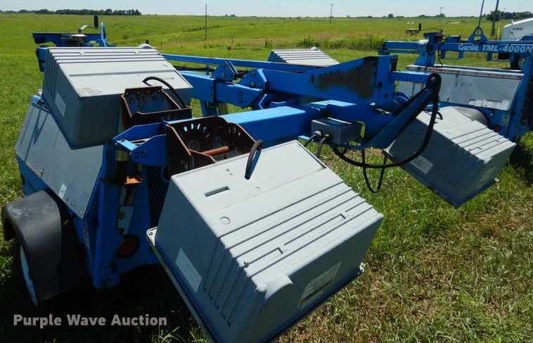 image for item DN0443 Genie TML-4000N  light plant