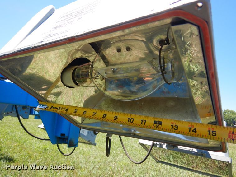 image for item DN0443 Genie TML-4000N  light plant