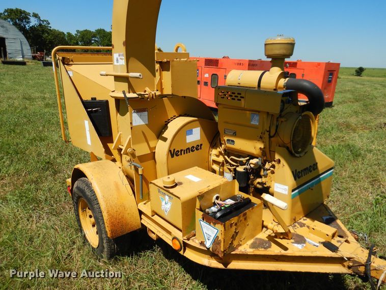 image for item DN0445 2002 Vermeer BC935  wood chipper