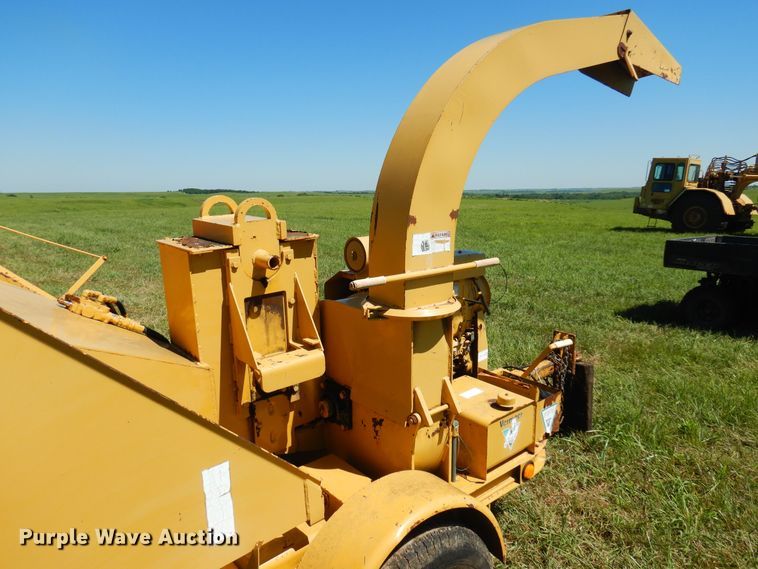 image for item DN0445 2002 Vermeer BC935  wood chipper