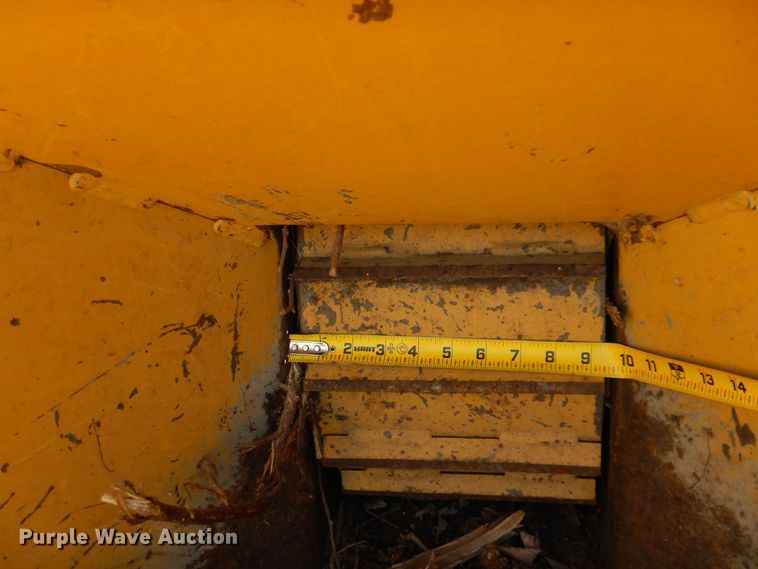 image for item DN0445 2002 Vermeer BC935  wood chipper