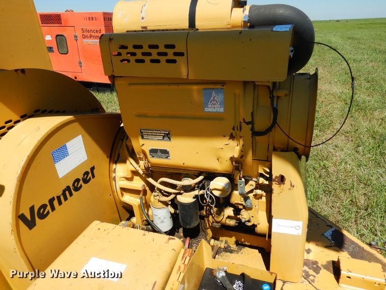 image for item DN0445 2002 Vermeer BC935  wood chipper