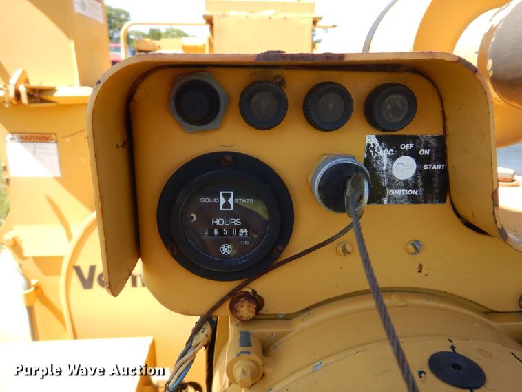 image for item DN0445 2002 Vermeer BC935  wood chipper