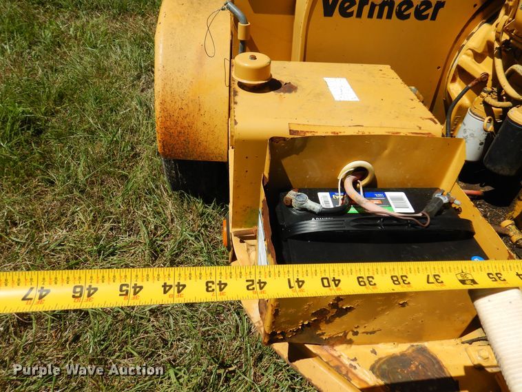 image for item DN0445 2002 Vermeer BC935  wood chipper