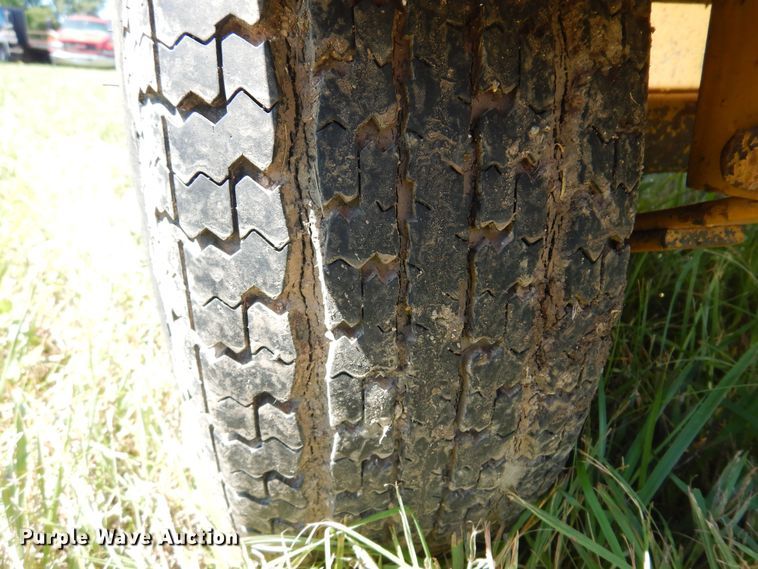 image for item DN0445 2002 Vermeer BC935  wood chipper