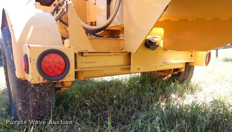 image for item DN0445 2002 Vermeer BC935  wood chipper