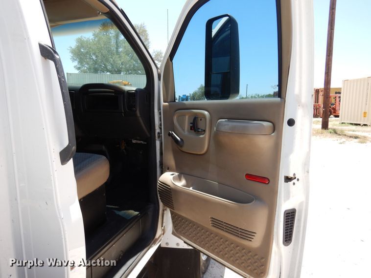 image for item DJ0820 2004 GMC C4500  sewer rodder truck