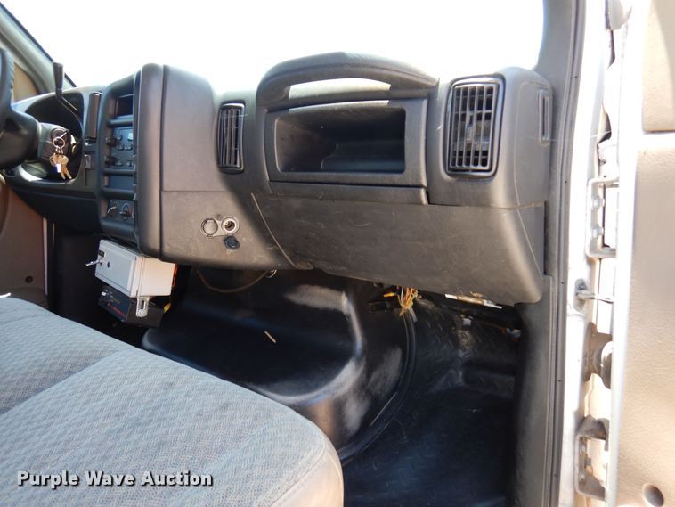 image for item DJ0820 2004 GMC C4500  sewer rodder truck