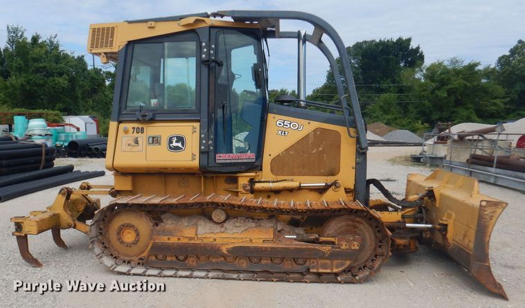 image for item DJ3835 2006 John Deere 650J XLT  dozer