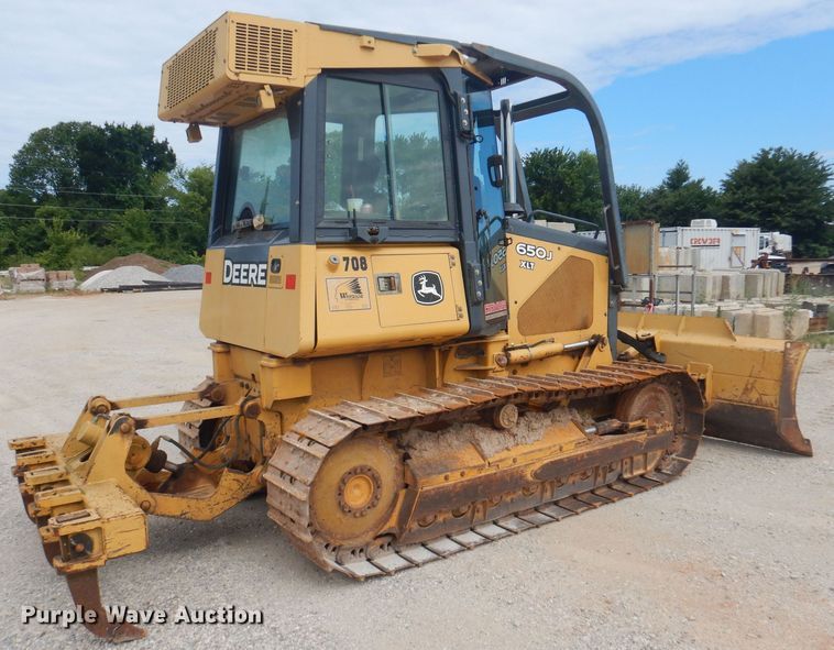 image for item DJ3835 2006 John Deere 650J XLT  dozer