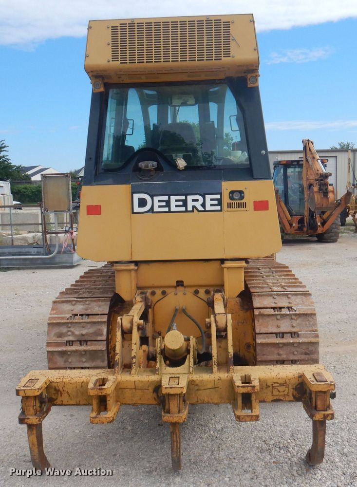 image for item DJ3835 2006 John Deere 650J XLT  dozer