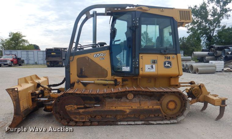 image for item DJ3835 2006 John Deere 650J XLT  dozer