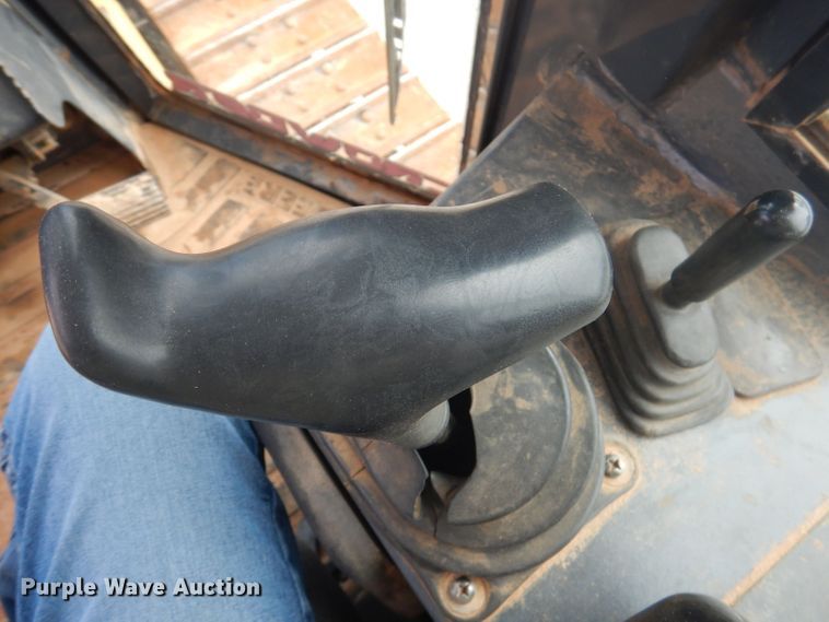 image for item DJ3835 2006 John Deere 650J XLT  dozer