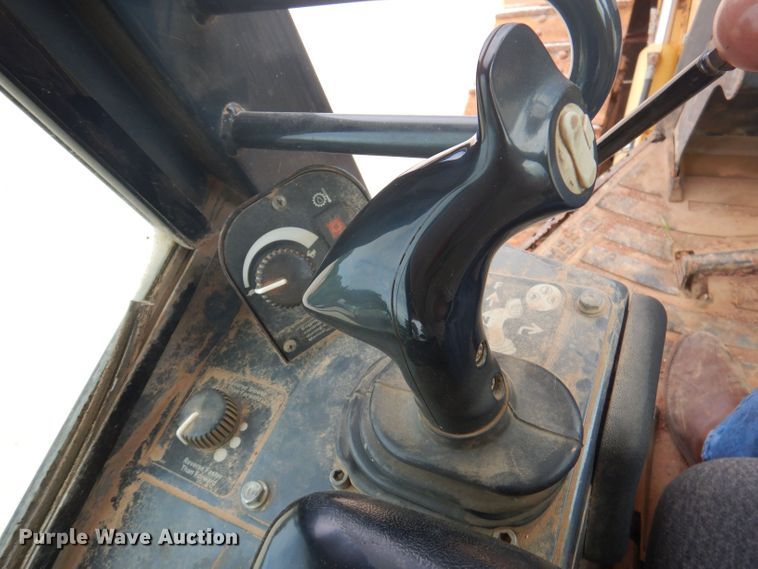 image for item DJ3835 2006 John Deere 650J XLT  dozer