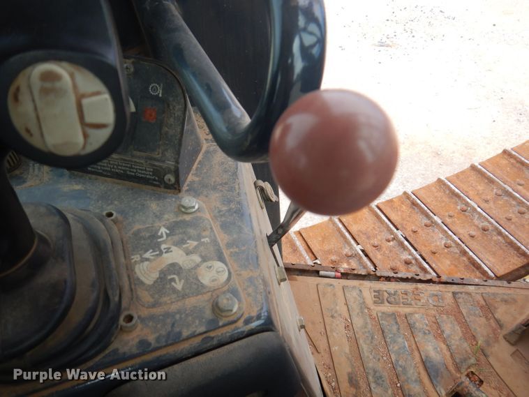 image for item DJ3835 2006 John Deere 650J XLT  dozer