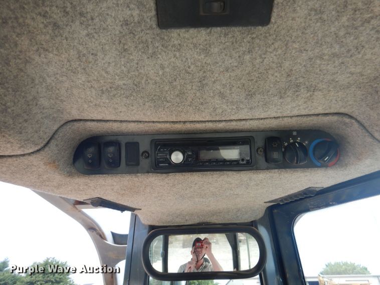 image for item DJ3835 2006 John Deere 650J XLT  dozer