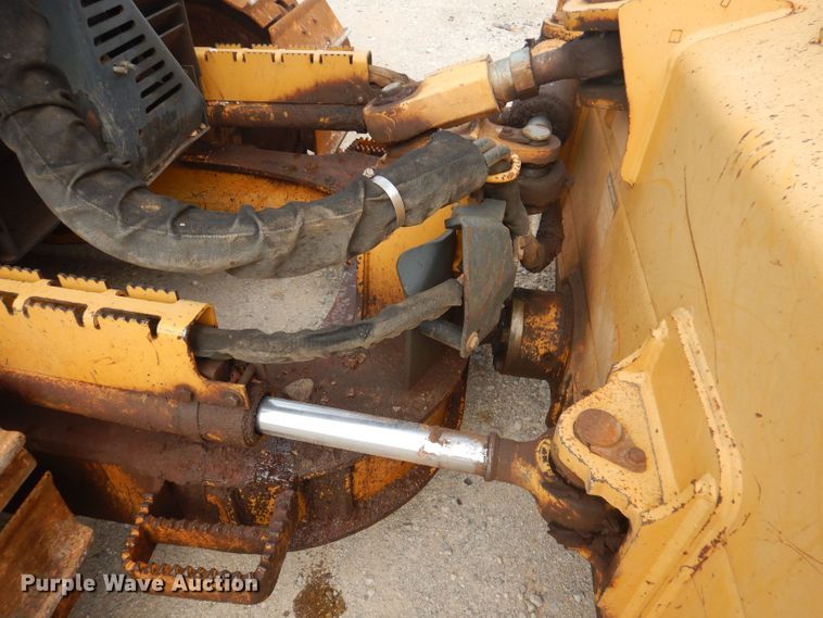 image for item DJ3835 2006 John Deere 650J XLT  dozer