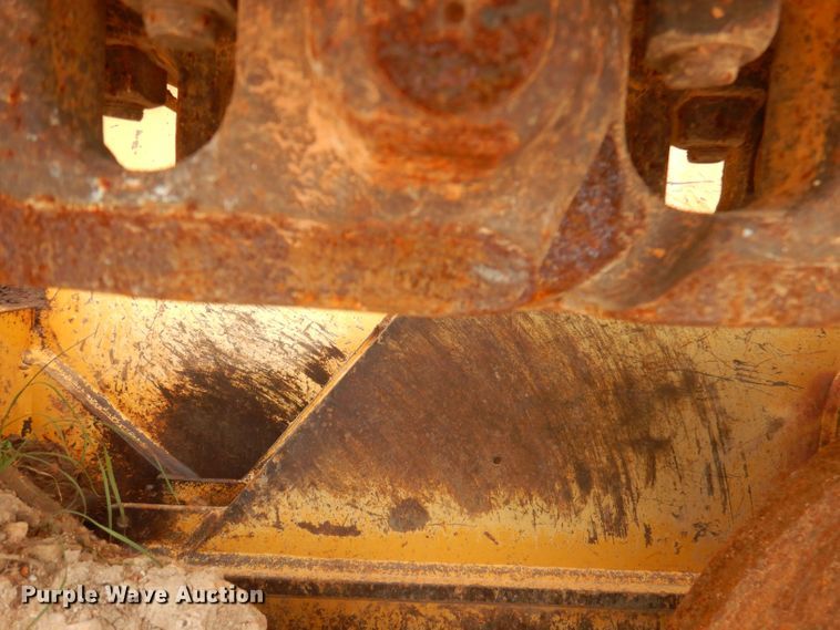 image for item DJ3835 2006 John Deere 650J XLT  dozer