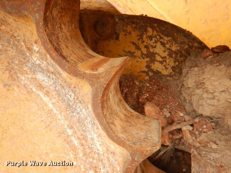 image for item DJ3835 2006 John Deere 650J XLT  dozer