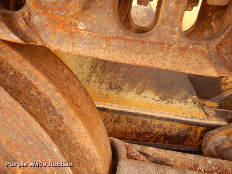 image for item DJ3835 2006 John Deere 650J XLT  dozer