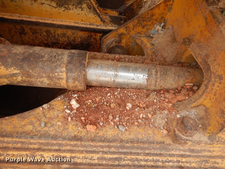 image for item DJ3835 2006 John Deere 650J XLT  dozer